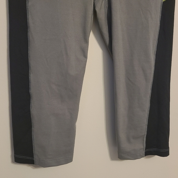 SPANX | Women's Cropped Gray Colorblock Compression Leggings (Size XL) - Picture 9 of 10